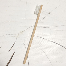Charger l&#39;image dans la galerie, Brosse à dents en bambou pour adultes